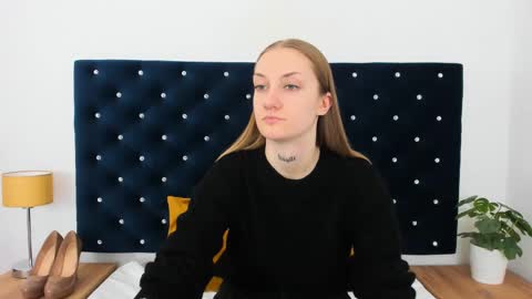 Alexa with big heart 3 online show from 02/14/25, 02:33