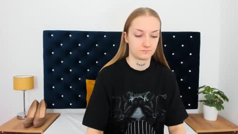 Alexa with big heart 3 online show from 02/19/25, 11:38