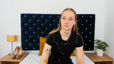 Alexa with big heart 3 online show from 02/27/25, 02:54