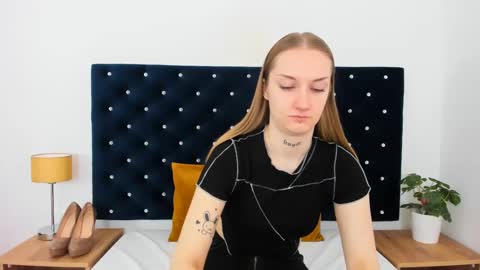 Alexa with big heart 3 online show from 03/04/25, 12:22