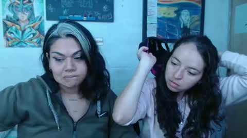 Snapshot of alexablu3 chatting on 01/06/25, 03:53 Alexa Blu3 online show from 01/06/25, 03:53