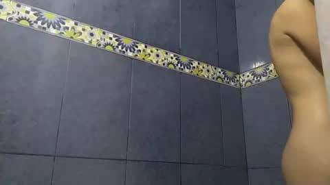 Snapshot of alexablu3 chatting on 09/17/25, 12:29 Alexa Blu3 online show from 09/17/25, 12:29