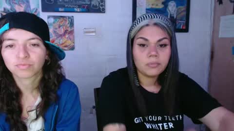 Snapshot of alexablu3 chatting on 10/11/25, 02:00 Alexa Blu3 online show from 10/11/25, 02:00