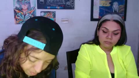 Snapshot of alexablu3 chatting on 10/12/25, 01:04 Alexa Blu3 online show from 10/12/25, 01:04