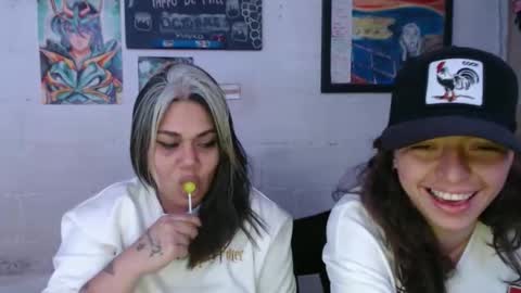 Snapshot of alexablu3 chatting on 10/21/25, 12:44 Alexa Blu3 online show from 10/21/25, 12:44