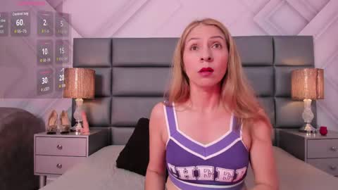 Snapshot of alexafoxx_ chatting on 04/16/26, 12:50 online show from 04/16/26, 12:50