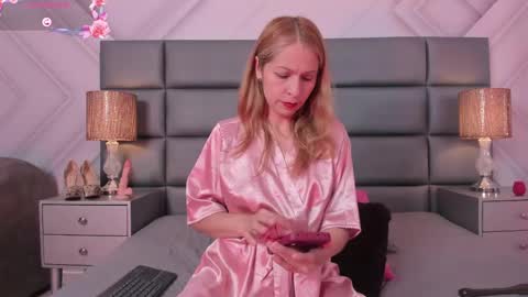 Snapshot of alexafoxx_ chatting on 04/18/26, 12:31 online show from 04/18/26, 12:31