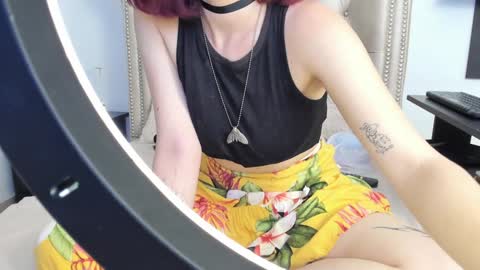 Snapshot of alexafoxy18 chatting on 12/12/24, 04:15 ALEXA online show from 12/12/24, 04:15