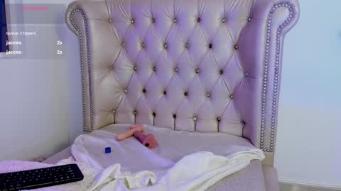 Snapshot of alexafoxy18 chatting on 02/07/25, 10:19 ALEXA online show from 02/07/25, 10:19