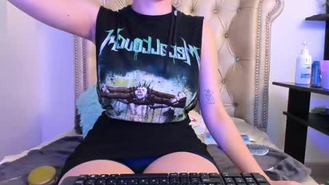 Snapshot of alexafoxy18 chatting on 02/20/25, 05:01 ALEXA online show from 02/20/25, 05:01