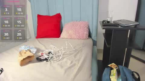 Snapshot of alexafoxy18 chatting on 10/26/25, 08:20 ALEXA online show from 10/26/25, 08:20