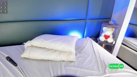 Snapshot of alexamonroe_ chatting on 09/17/25, 09:49 Alexa   online show from 09/17/25, 09:49