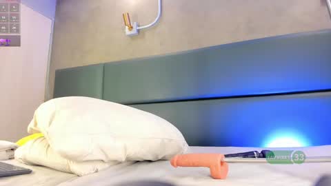 Snapshot of alexamonroe_ chatting on 09/27/25, 09:53 Alexa   online show from 09/27/25, 09:53