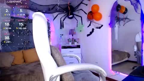 Alexa Moon online show from 10/26/25, 04:35