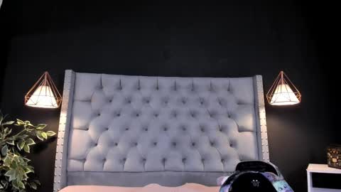 C A M I L A  online show from 10/08/25, 11:41