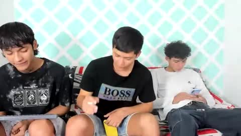 chicos hot online show from 12/17/24, 07:04