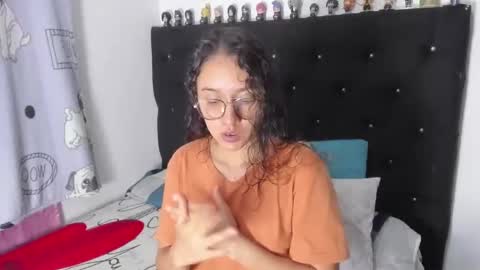 Snapshot of alexandra_clauss chatting on 05/20/26, 01:12 alexandra clauss online show from 05/20/26, 01:12