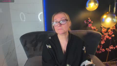Snapshot of alexandra_kind chatting on 01/22/25, 05:06 Alexandra online show from 01/22/25, 05:06