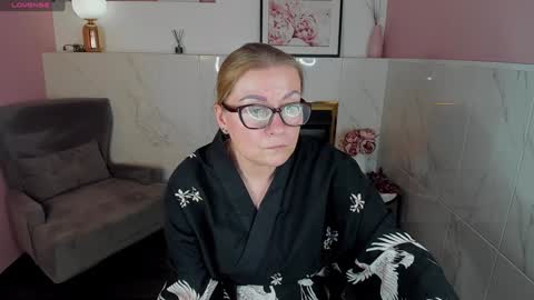 Snapshot of alexandra_kind chatting on 01/31/25, 03:20 Alexandra online show from 01/31/25, 03:20