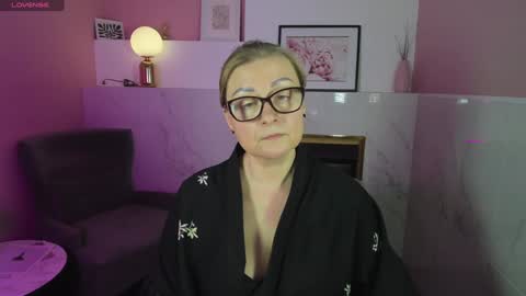 Snapshot of alexandra_kind chatting on 02/07/25, 12:09 Alexandra online show from 02/07/25, 12:09