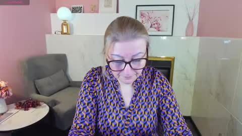 Snapshot of alexandra_kind chatting on 02/26/25, 09:05 Alexandra online show from 02/26/25, 09:05