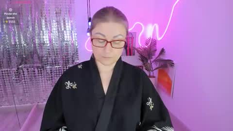 Snapshot of alexandra_kind chatting on 03/13/26, 06:03 Alexandra online show from 03/13/26, 06:03