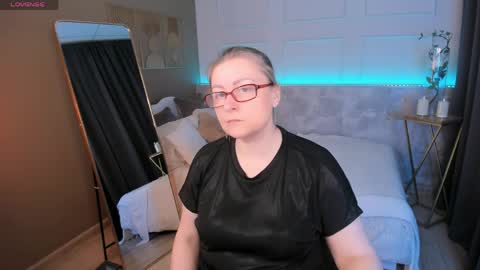 Snapshot of alexandra_kind chatting on 03/29/26, 08:31 Alexandra online show from 03/29/26, 08:31