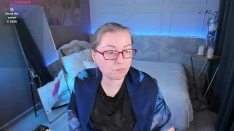 Snapshot of alexandra_kind chatting on 04/11/26, 10:47 Alexandra online show from 04/11/26, 10:47