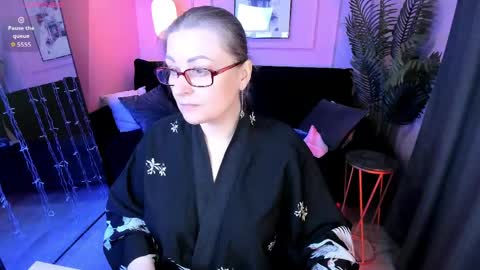 Snapshot of alexandra_kind chatting on 04/15/26, 08:42 Alexandra online show from 04/15/26, 08:42
