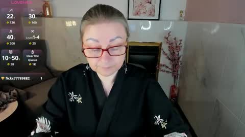 Snapshot of alexandra_kind chatting on 04/17/26, 01:58 Alexandra online show from 04/17/26, 01:58