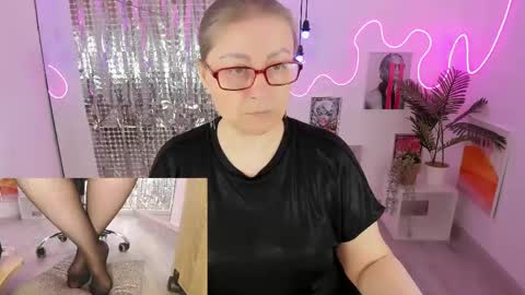 Snapshot of alexandra_kind chatting on 04/24/26, 01:46 Alexandra online show from 04/24/26, 01:46