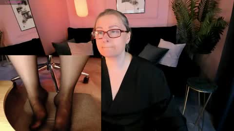 Snapshot of alexandra_kind chatting on 05/13/26, 08:38 Alexandra online show from 05/13/26, 08:38