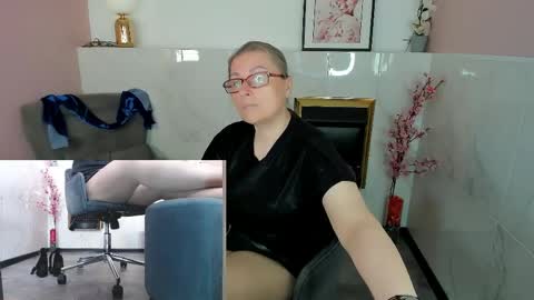 Snapshot of alexandra_kind chatting on 06/09/26, 02:17 Alexandra online show from 06/09/26, 02:17