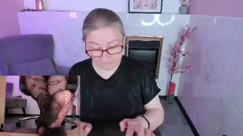 Snapshot of alexandra_kind chatting on 06/11/26, 09:02 Alexandra online show from 06/11/26, 09:02