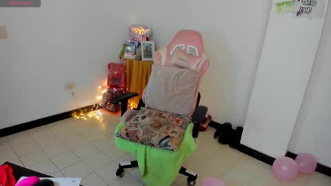 Alexandra Independent model online show from 09/17/25, 06:48