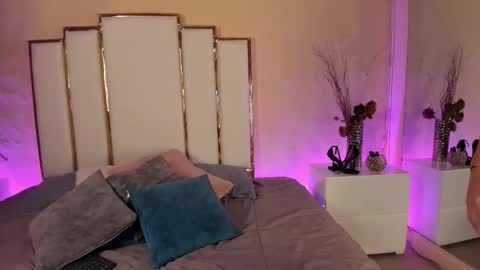 alexandraa_gomez online show from 10/10/25, 08:19