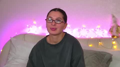 AlexandraBloom online show from 12/17/24, 10:11