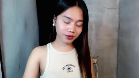 Snapshot of alexandralovely_9 chatting on 10/21/25, 03:35 Andrea online show from 10/21/25, 03:35