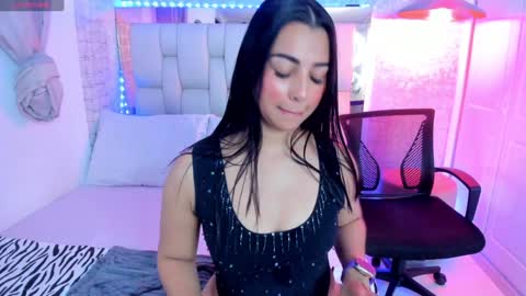 Snapshot of alexandramillerr chatting on 01/11/25, 02:25 Alexandra Miller online show from 01/11/25, 02:25