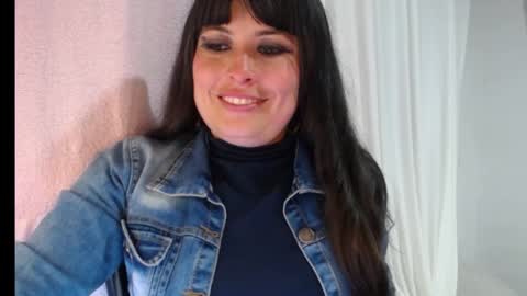 Snapshot of alexandrasaen chatting on 11/23/25, 03:28 alexandrasaen online show from 11/23/25, 03:28