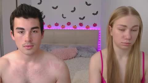 Snapshot of alexarti chatting on 10/22/25, 04:24 Alex online show from 10/22/25, 04:24