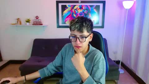 alex online show from 05/11/26, 01:39
