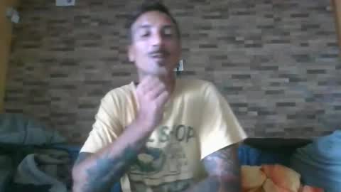 Snapshot of alexdelarge23 chatting on 10/23/25, 01:54 alexdelarge23 online show from 10/23/25, 01:54