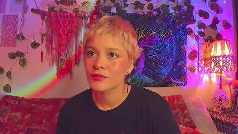 Snapshot of alexiafisher_ chatting on 12/14/25, 11:31 Alex online show from 12/14/25, 11:31