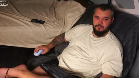 Snapshot of alexirr chatting on 11/15/25, 10:04 Alex online show from 11/15/25, 10:04