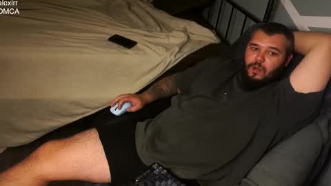 Snapshot of alexirr chatting on 11/22/25, 09:36 Alex online show from 11/22/25, 09:36