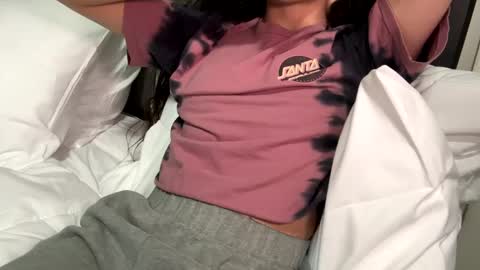 Snapshot of alexis_696969 chatting on 01/19/25, 06:20 Alexis online show from 01/19/25, 06:20