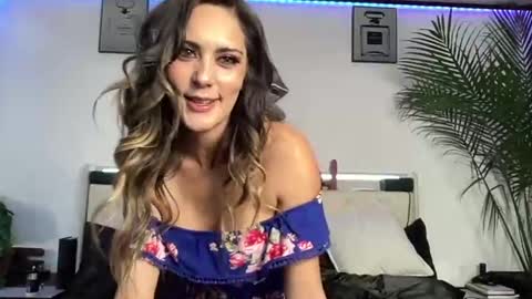 Snapshot of alexisamorlovely chatting on 09/13/25, 07:08 Alexis Amor online show from 09/13/25, 07:08