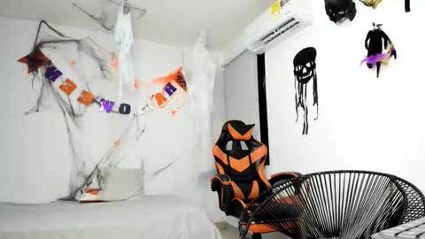 Snapshot of alexj_black chatting on 11/11/25, 11:21 ALEXJ BLACK online show from 11/11/25, 11:21