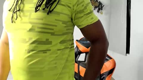 Snapshot of alexj_black chatting on 12/05/25, 10:35 ALEXJ BLACK online show from 12/05/25, 10:35